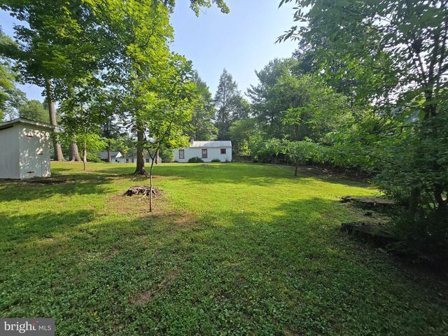 474 TEMPLE DR, Falling Waters, WV 25419