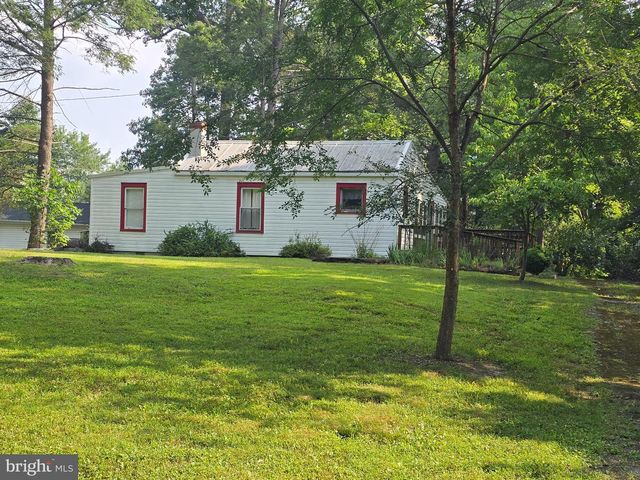 474 TEMPLE DR, Falling Waters, WV 25419
