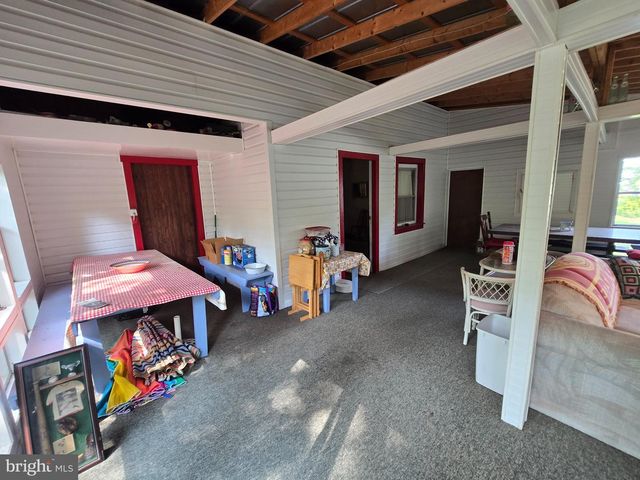474 TEMPLE DR, Falling Waters, WV 25419
