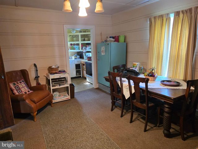 474 TEMPLE DR, Falling Waters, WV 25419