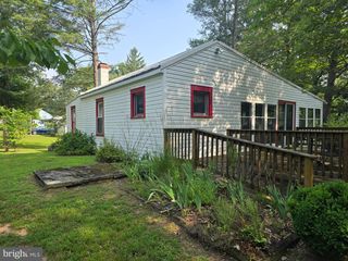 474 TEMPLE DR, Falling Waters, WV 25419
