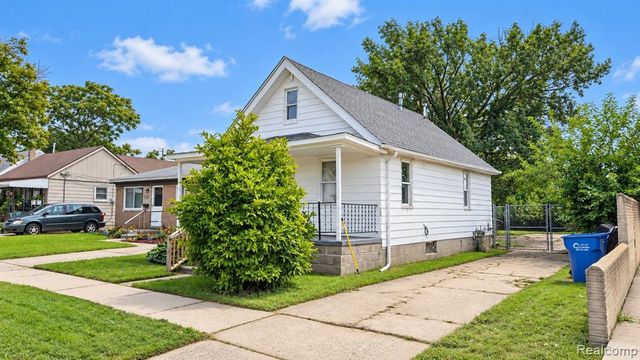 8030 Chalmers Avenue, Warren, MI 48089