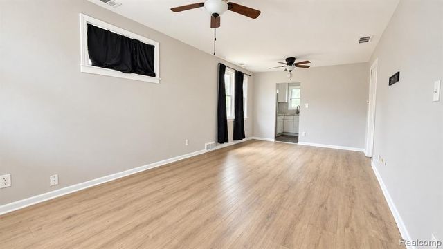 8030 Chalmers Avenue, Warren, MI 48089