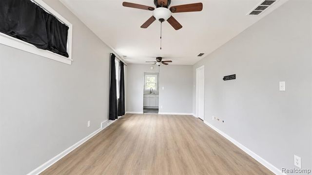 8030 Chalmers Avenue, Warren, MI 48089