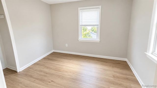 8030 Chalmers Avenue, Warren, MI 48089