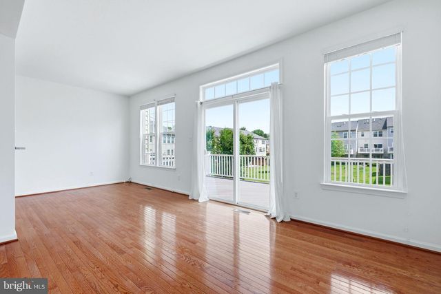 22920 LACEY OAK TER, Sterling, VA 20166