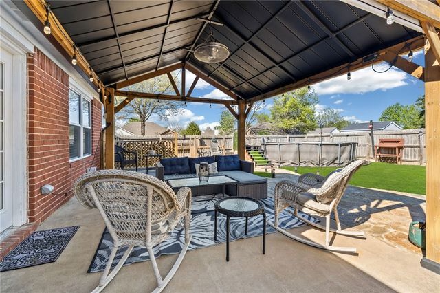 3901 SW Cherry Road, Bentonville, AR 72713