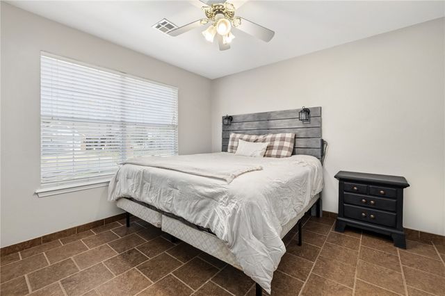 3901 SW Cherry Road, Bentonville, AR 72713