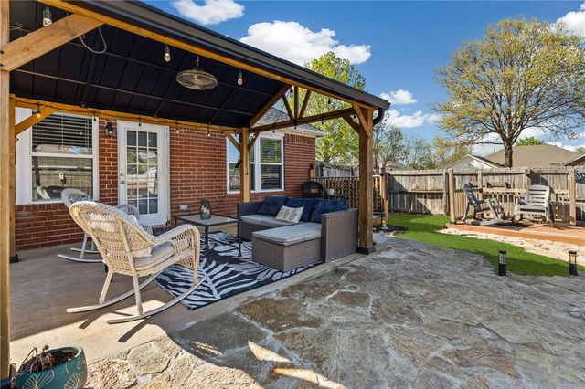 3901 SW Cherry Road, Bentonville, AR 72713