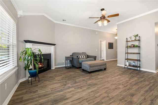 3901 SW Cherry Road, Bentonville, AR 72713