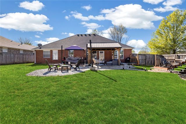 3901 SW Cherry Road, Bentonville, AR 72713