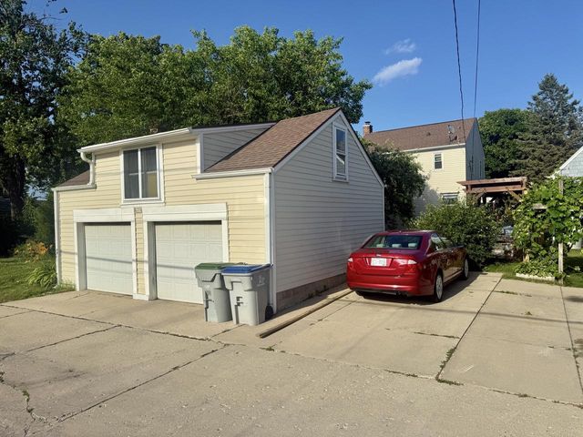 4009 S 5th STREET, Milwaukee, WI 53207