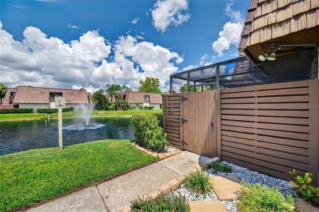 15229 W POND WOODS DRIVE, Tampa, FL 33618