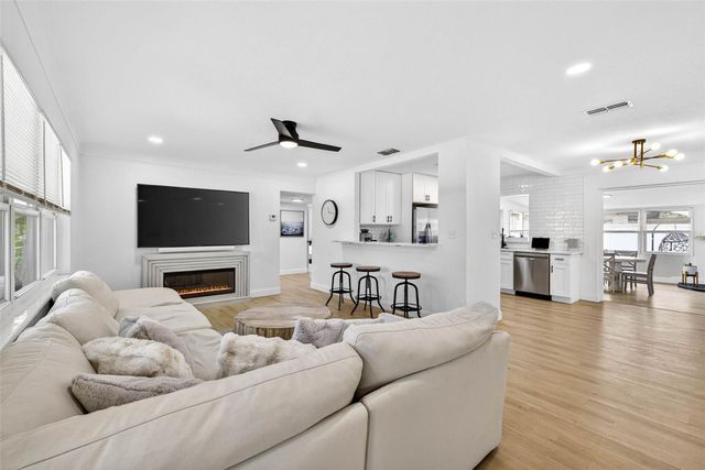 9836 52ND TERRACE N, St Petersburg, FL 33708