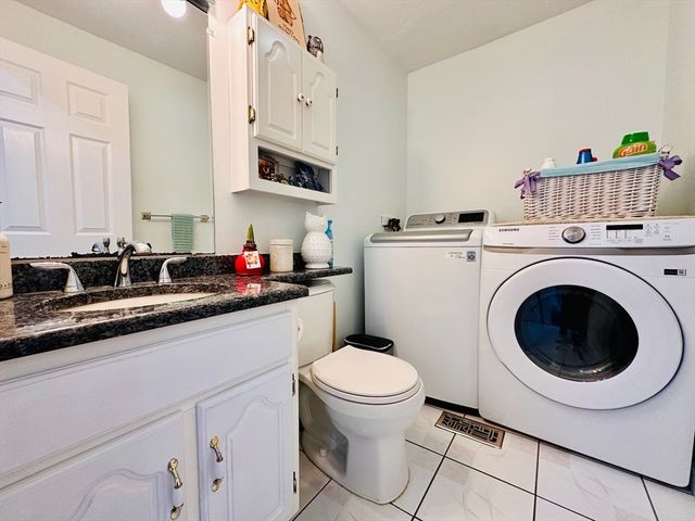 62 Edgemere Blvd, Shrewsbury, MA 01545