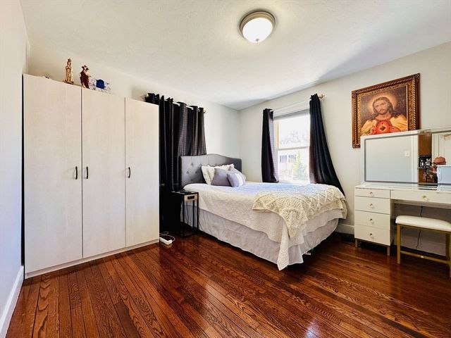 62 Edgemere Blvd, Shrewsbury, MA 01545