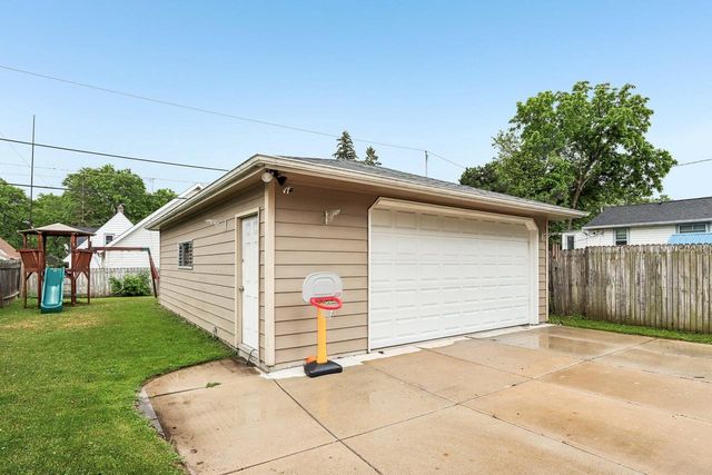 418 S 69th STREET, Milwaukee, WI 53214