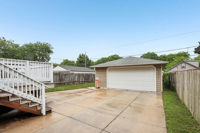 418 S 69th STREET, Milwaukee, WI 53214
