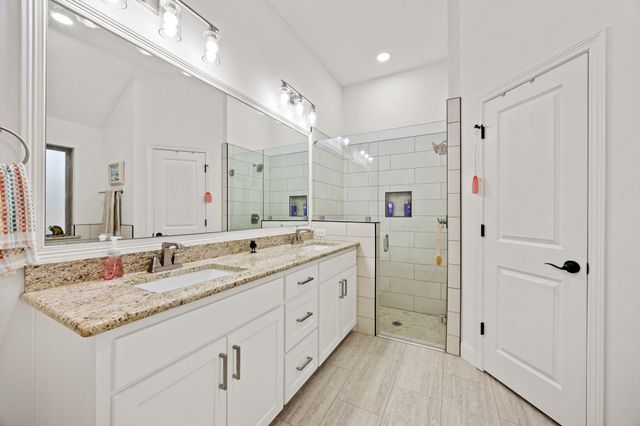 949 Avagail, Springtown, TX 76082