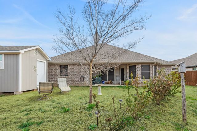 949 Avagail, Springtown, TX 76082