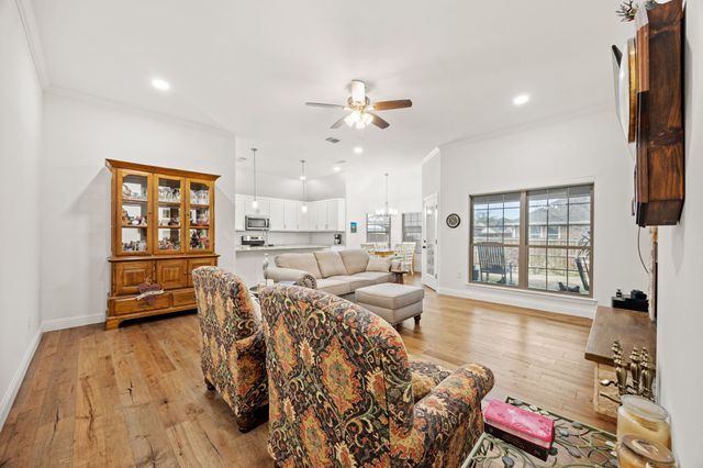949 Avagail, Springtown, TX 76082