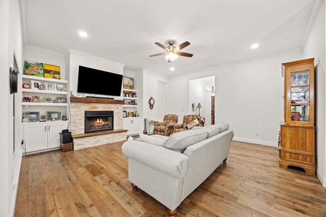 949 Avagail, Springtown, TX 76082