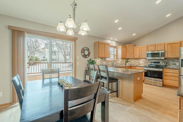 3281 Edmonton Drive, Sun Prairie, WI 53590