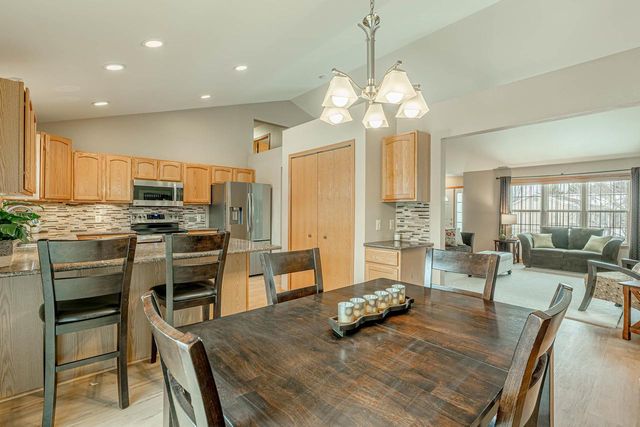 3281 Edmonton Drive, Sun Prairie, WI 53590