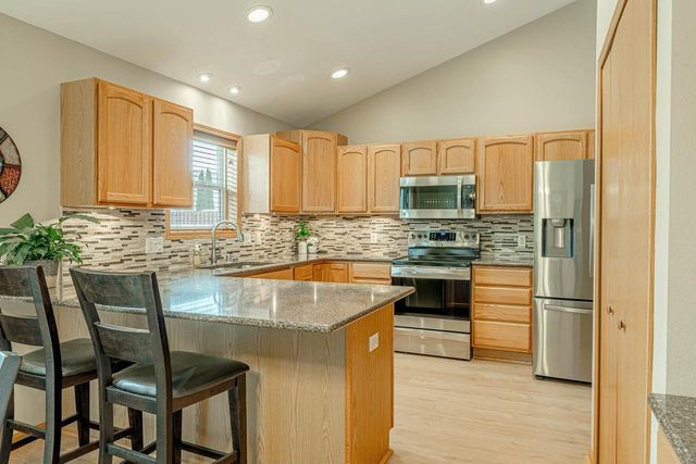 3281 Edmonton Drive, Sun Prairie, WI 53590