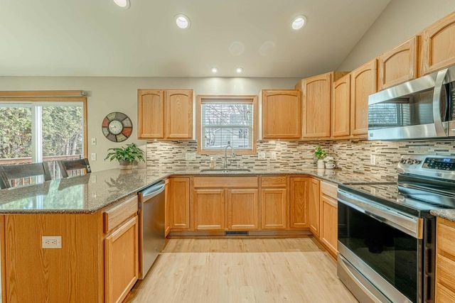 3281 Edmonton Drive, Sun Prairie, WI 53590