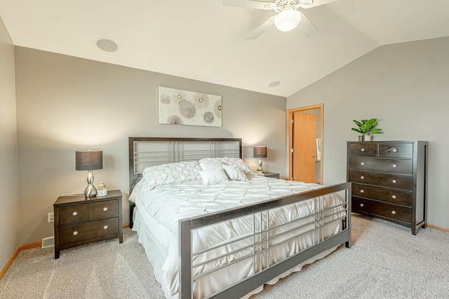 3281 Edmonton Drive, Sun Prairie, WI 53590