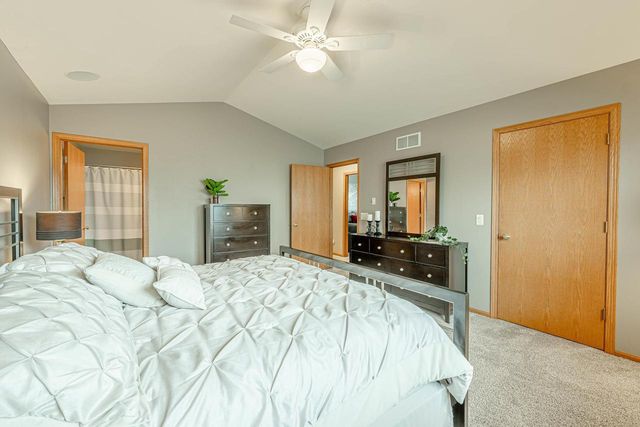 3281 Edmonton Drive, Sun Prairie, WI 53590