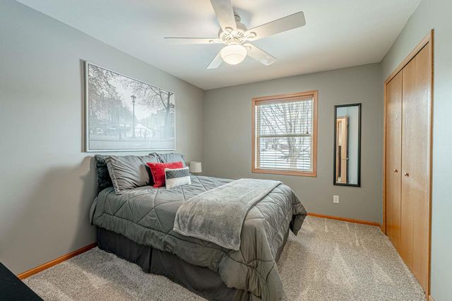 3281 Edmonton Drive, Sun Prairie, WI 53590