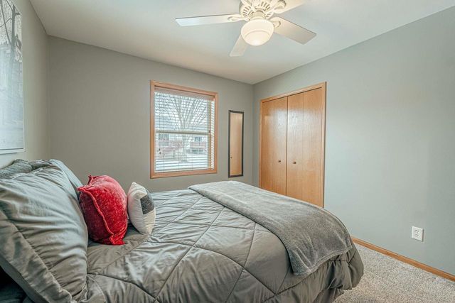 3281 Edmonton Drive, Sun Prairie, WI 53590