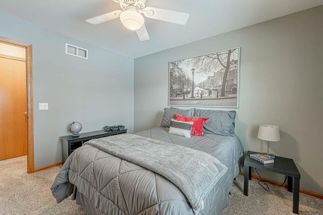 3281 Edmonton Drive, Sun Prairie, WI 53590