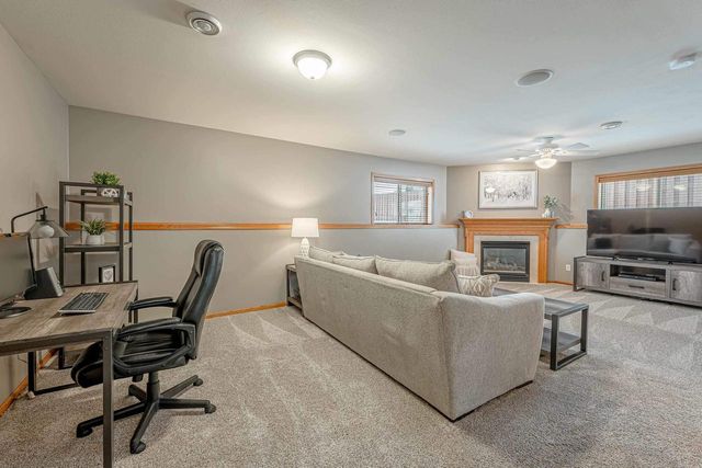 3281 Edmonton Drive, Sun Prairie, WI 53590