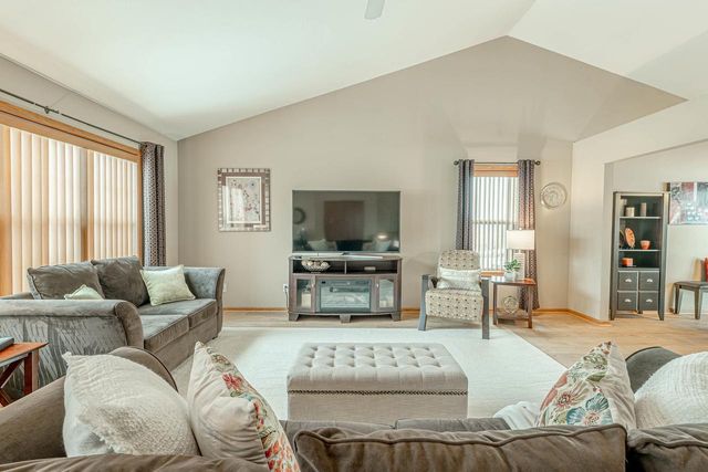 3281 Edmonton Drive, Sun Prairie, WI 53590