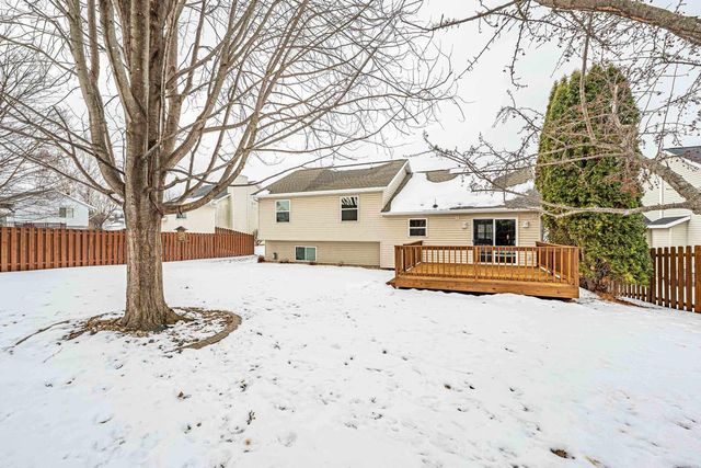 3281 Edmonton Drive, Sun Prairie, WI 53590