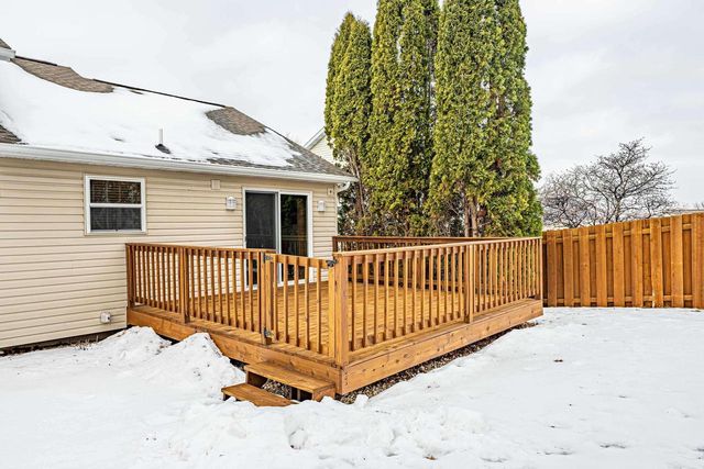 3281 Edmonton Drive, Sun Prairie, WI 53590