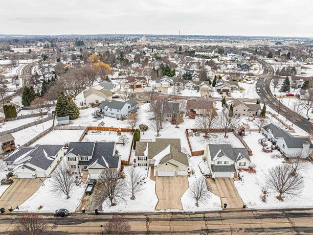 3281 Edmonton Drive, Sun Prairie, WI 53590