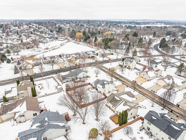 3281 Edmonton Drive, Sun Prairie, WI 53590