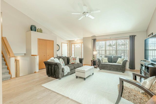 3281 Edmonton Drive, Sun Prairie, WI 53590