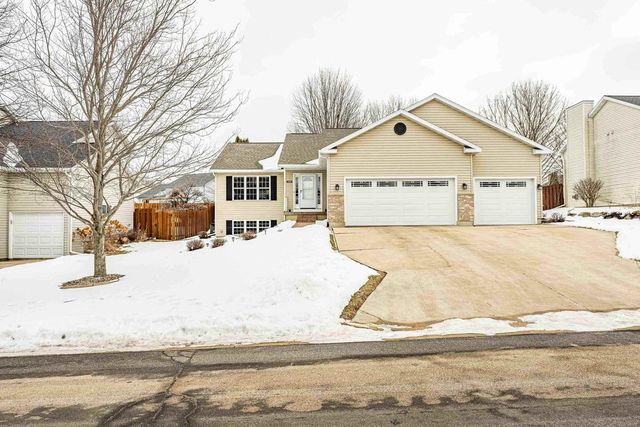 3281 Edmonton Drive, Sun Prairie, WI 53590