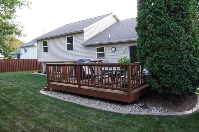 3281 Edmonton Drive, Sun Prairie, WI 53590