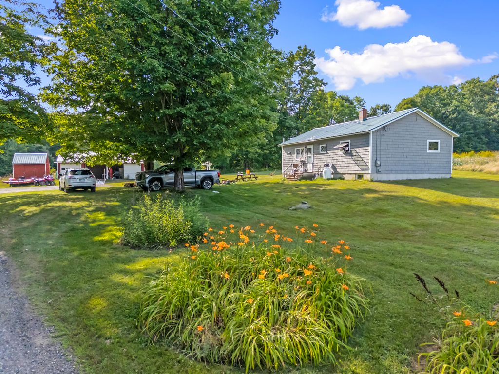 19 Schacht Lane, Gardiner, ME 04345 — photo 2