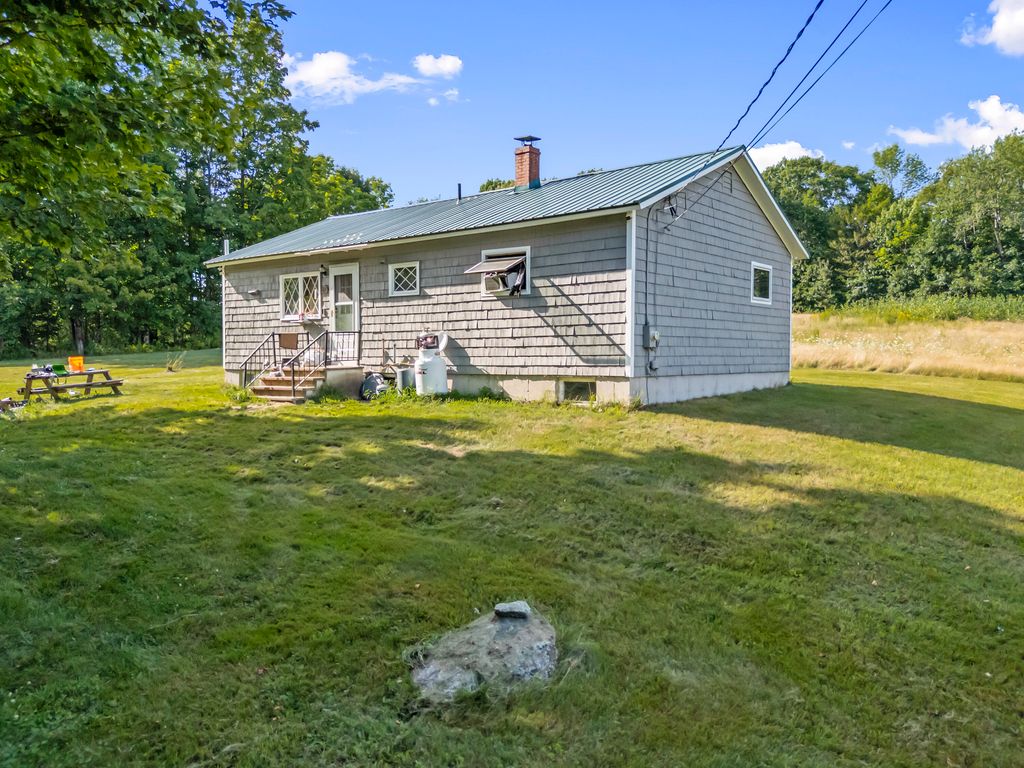 19 Schacht Lane, Gardiner, ME 04345 — photo 4