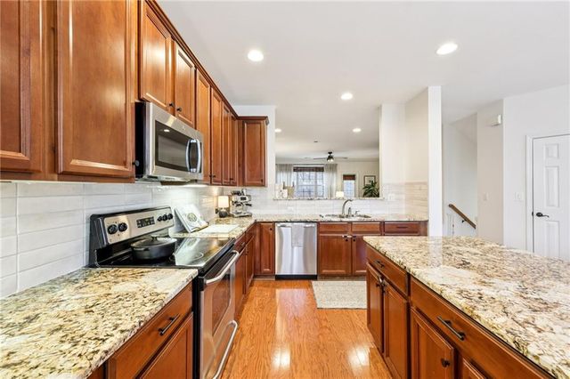 3811 Chattahoochee Summit SE Drive 5, Atlanta, GA 30339