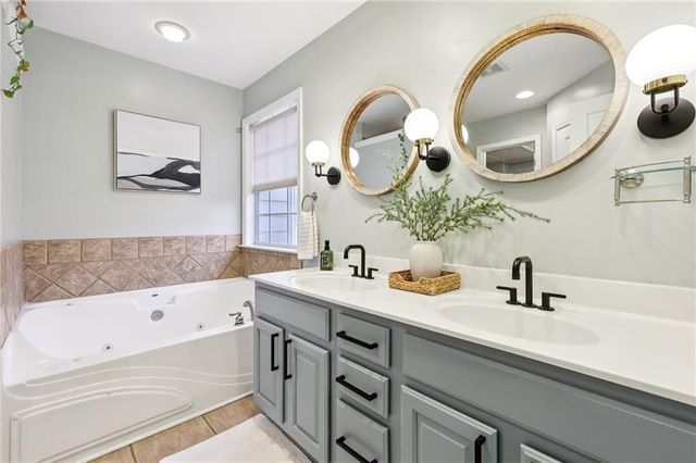 3811 Chattahoochee Summit SE Drive 5, Atlanta, GA 30339