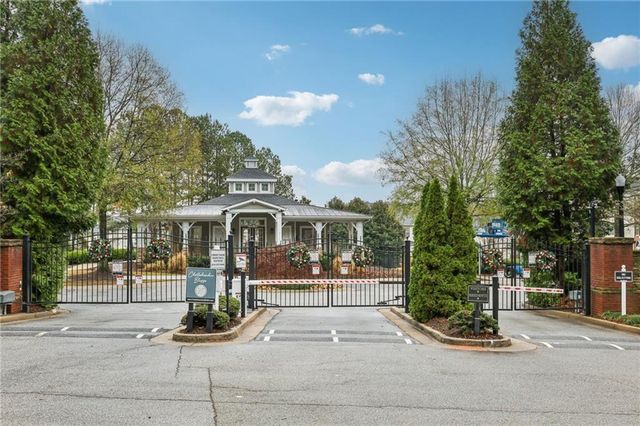 3811 Chattahoochee Summit SE Drive 5, Atlanta, GA 30339