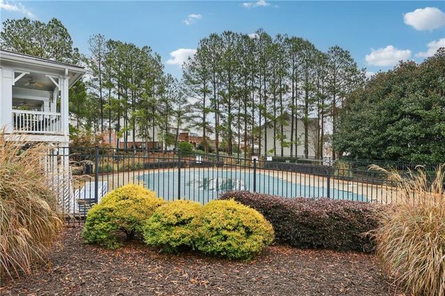 3811 Chattahoochee Summit SE Drive 5, Atlanta, GA 30339